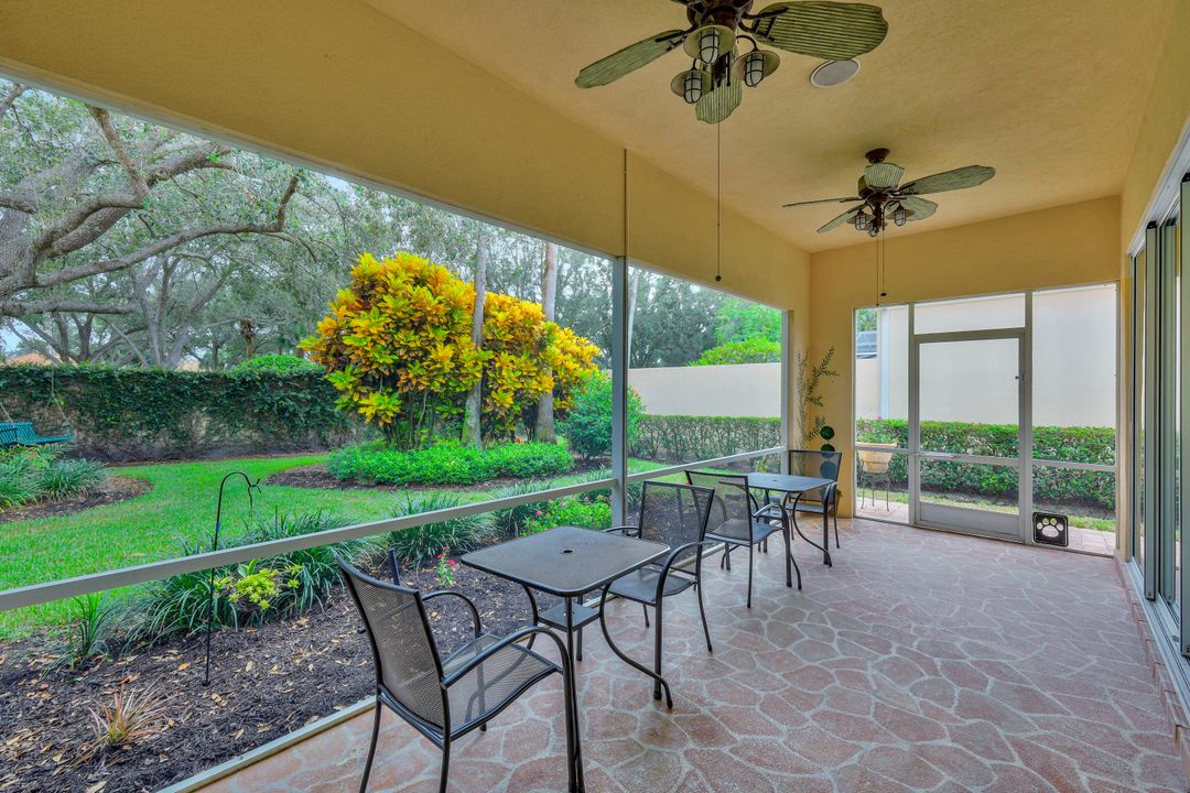 5930 Bermuda Ln, Naples, FL 34119