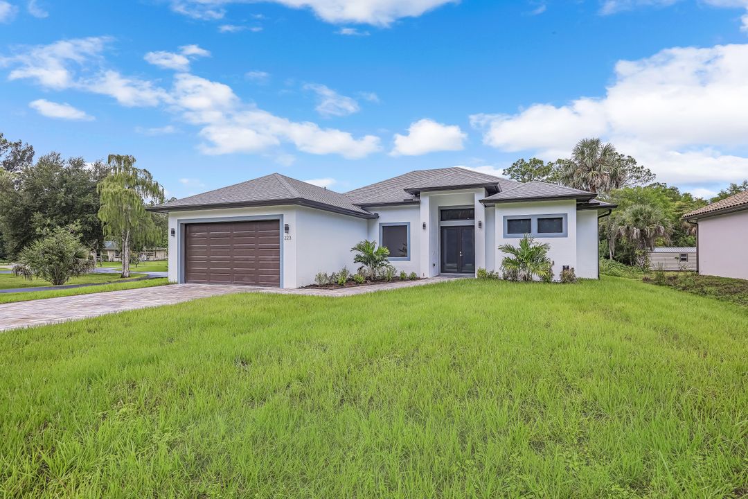 223 1st St SW, Naples, FL 34117