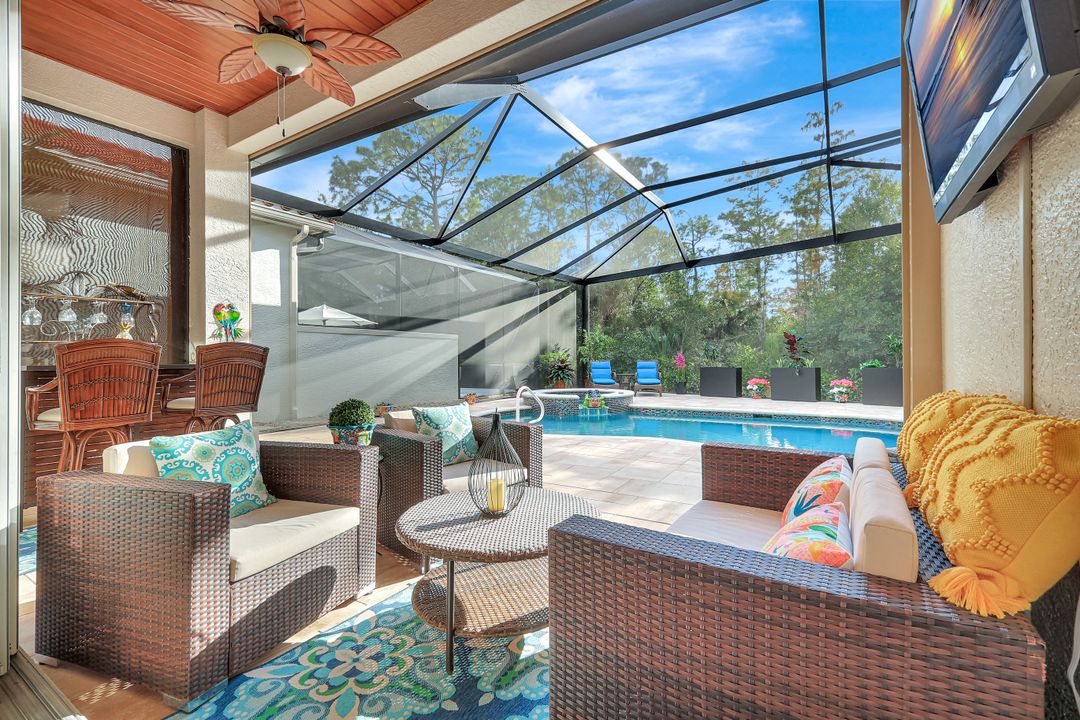 1282 Via Portofino, Naples, FL 34108