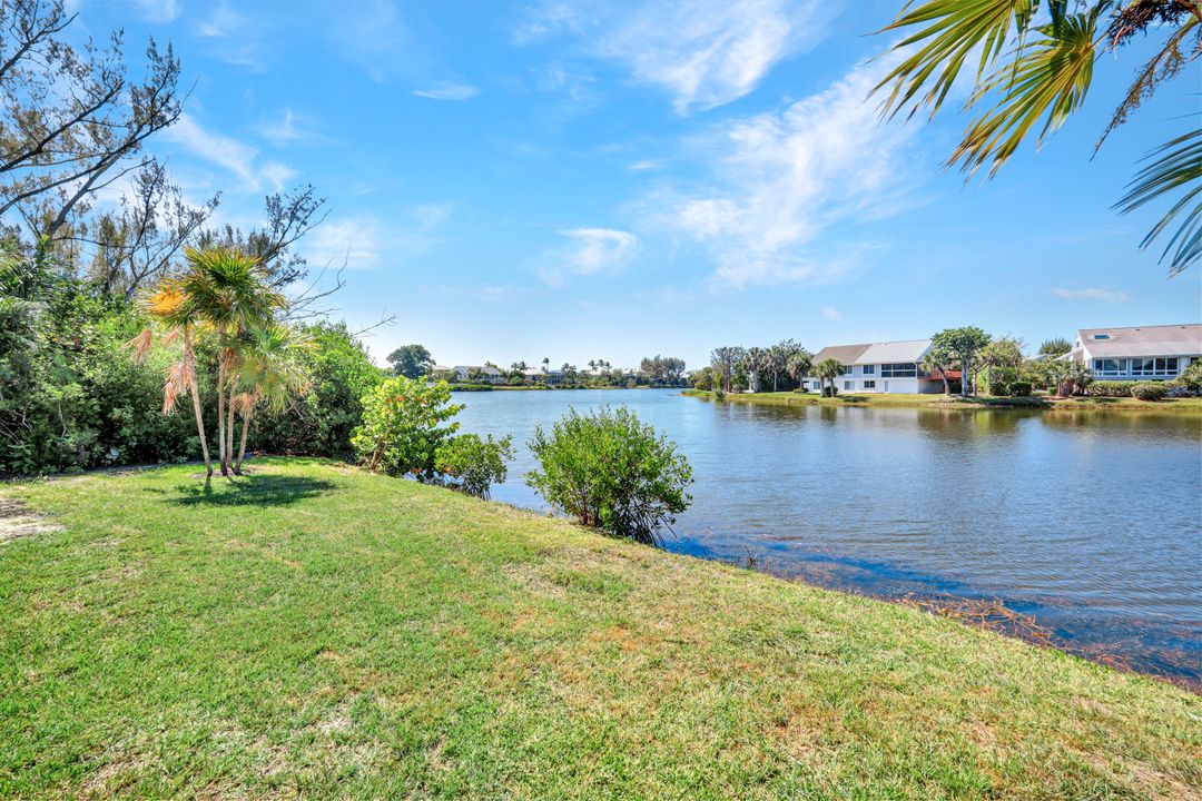 9007 Mockingbird Dr, Sanibel, FL 33957