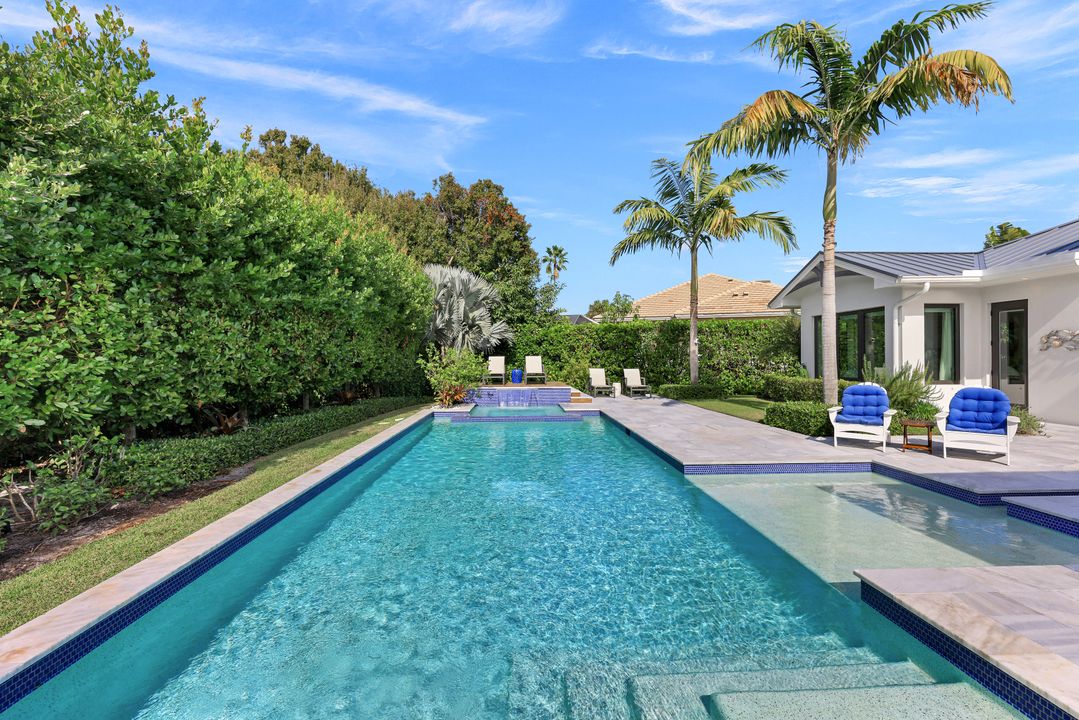 679 Rudder Rd, Naples, FL 34102