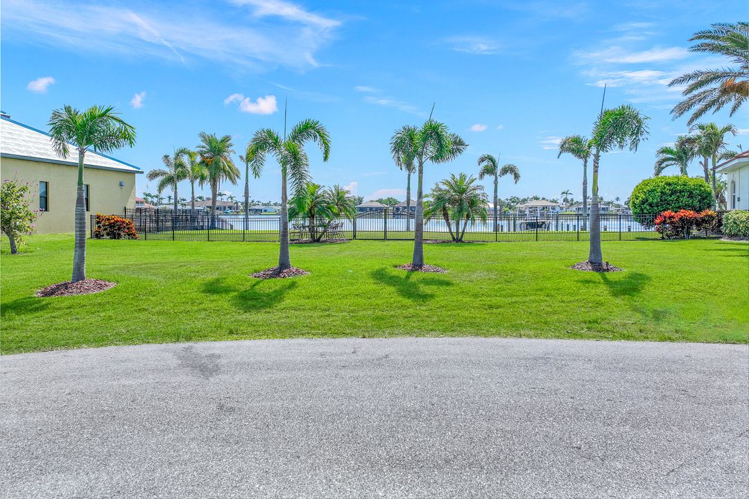 5227 SW 5th Pl, Cape Coral, FL 33914
