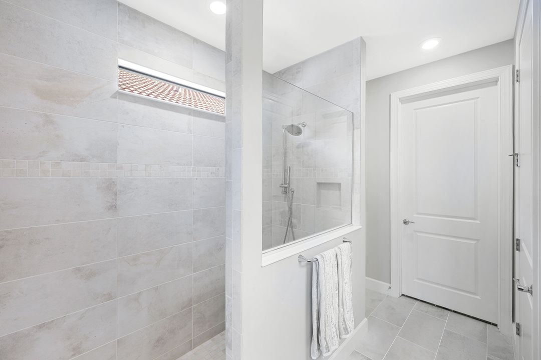 2717 Amaranda Ct, Naples, FL 34114