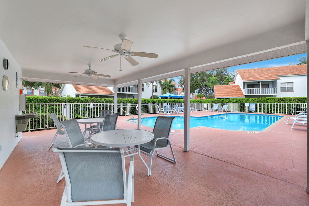 613 Windsor Sq #101, Naples, FL 34104