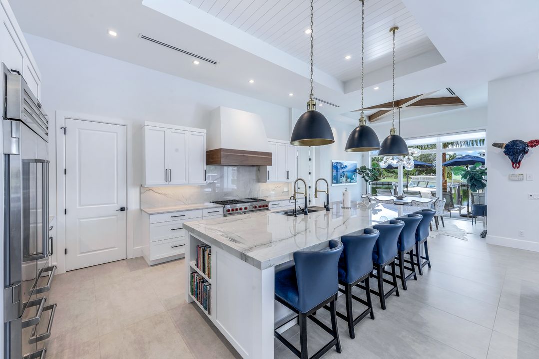 685 Cameo Ct, Marco Island, FL 34145