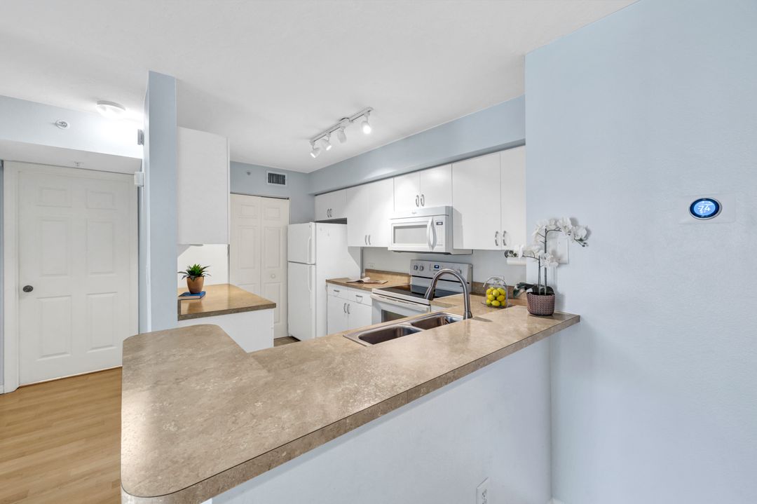 8930 Colonnades Ct E #626, Bonita Springs, FL 34135