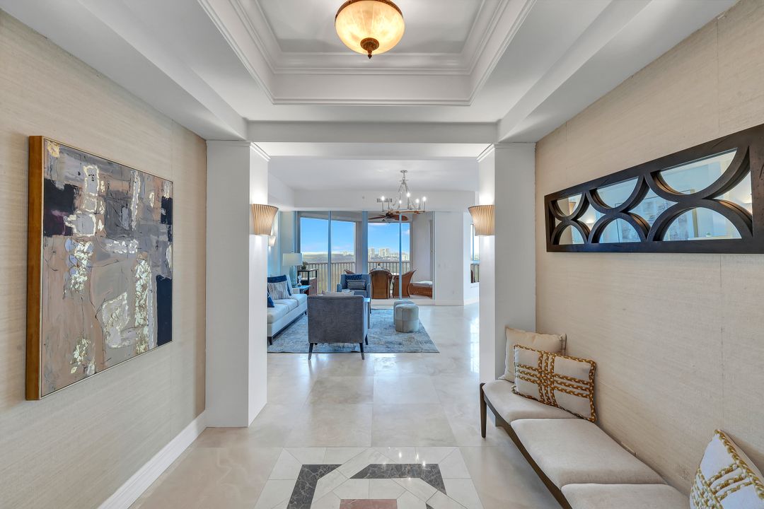 295 Grande Way #1406, Naples, FL 34110