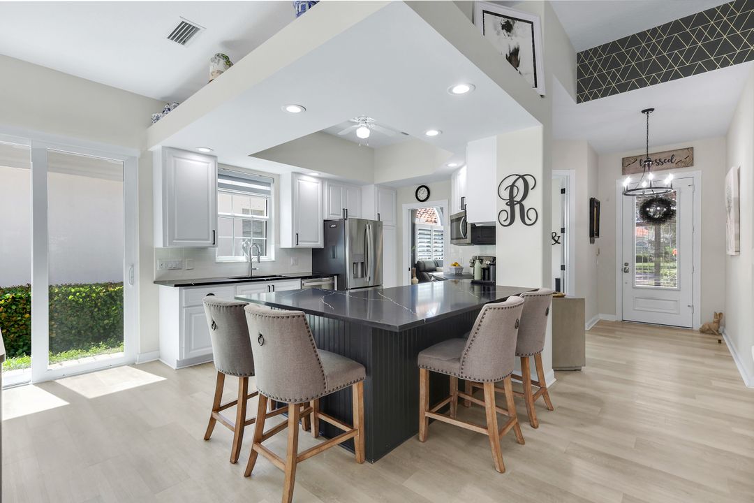 4402 Prescott Ln, Naples, FL 34119