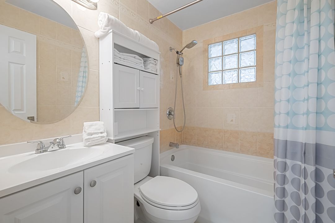 814 107th Ave N, Naples, FL 34108