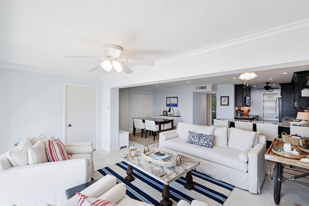 2100 Gulf Shore Blvd N #215, Naples, FL 34102