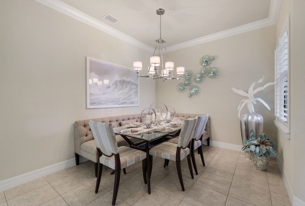 13556 Coronado Dr, Naples, FL 34109