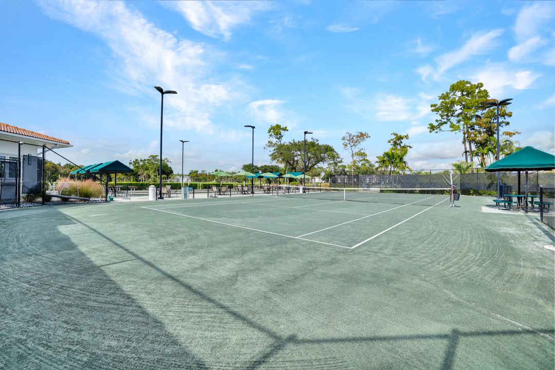 228 Fox Glen Dr #3203, Naples, FL 34104