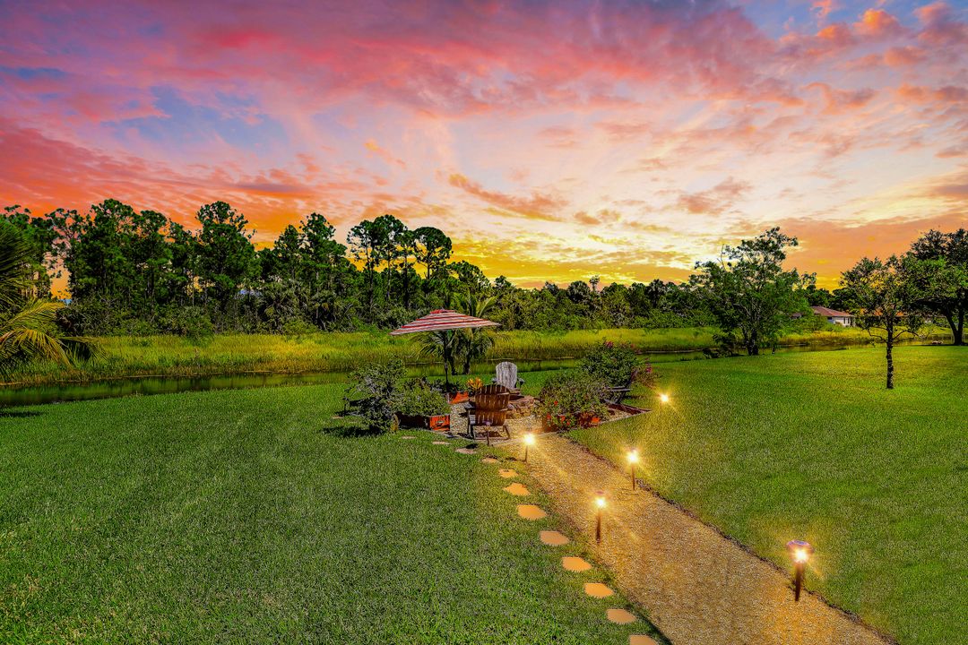 18261 Pine Nut Ct, Lehigh Acres, FL 33972