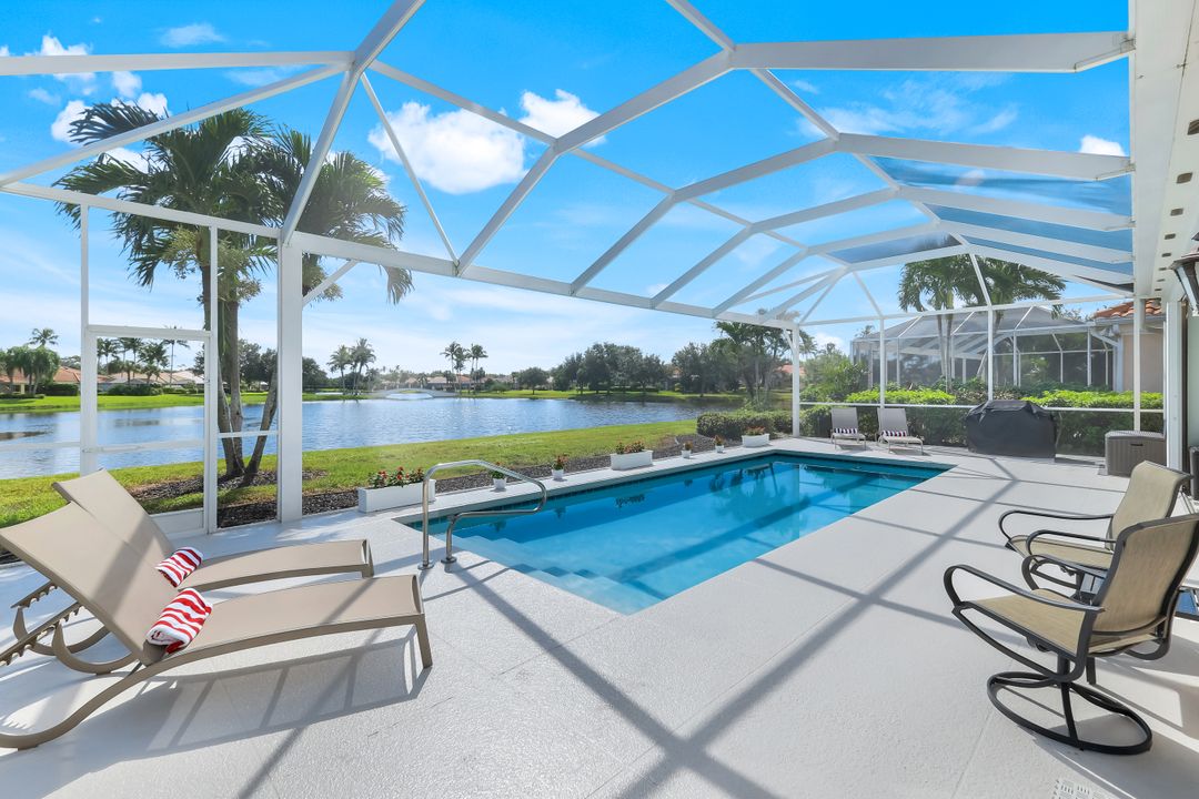 4338 Queen Elizabeth Way, Naples, FL 34119