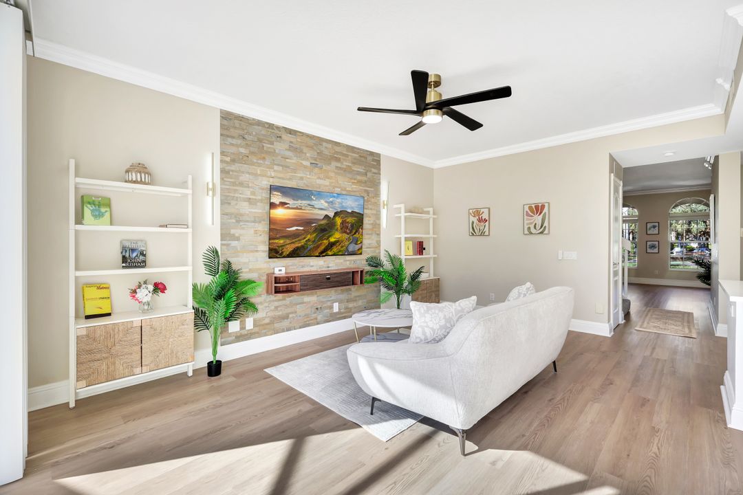 6210 Towncenter Cir, Naples, FL 34119