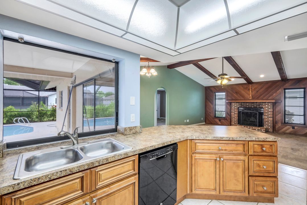 1925 SE 9th Terrace, Cape Coral, FL 33990