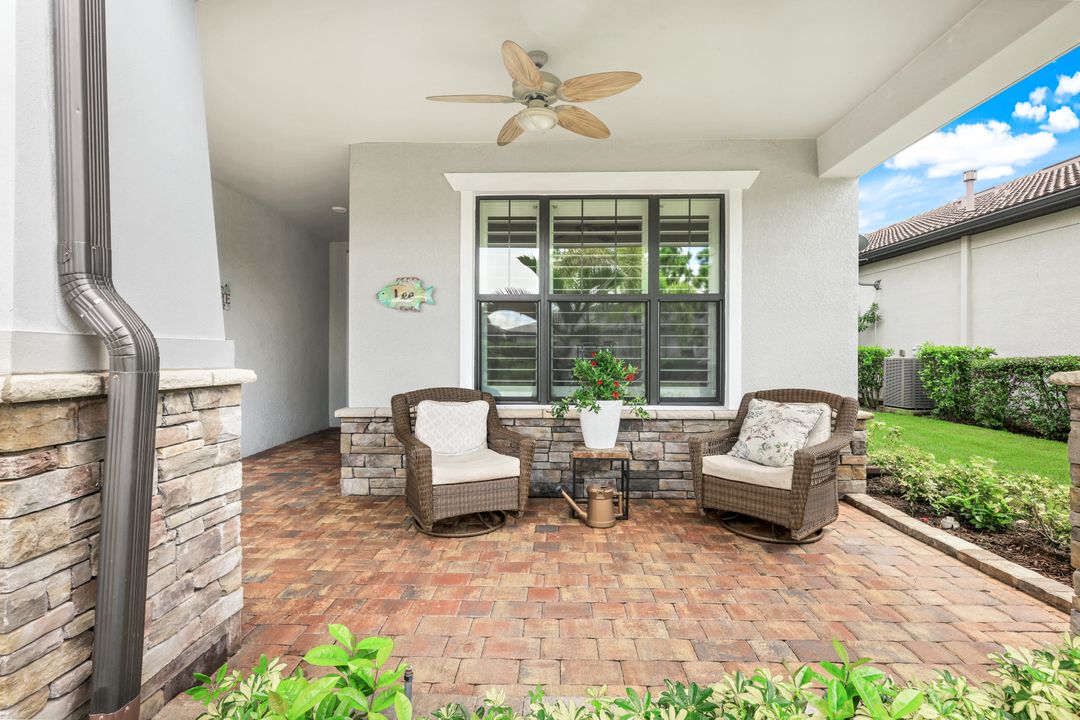 9354 Greyhawk Trl, Naples, FL 34120