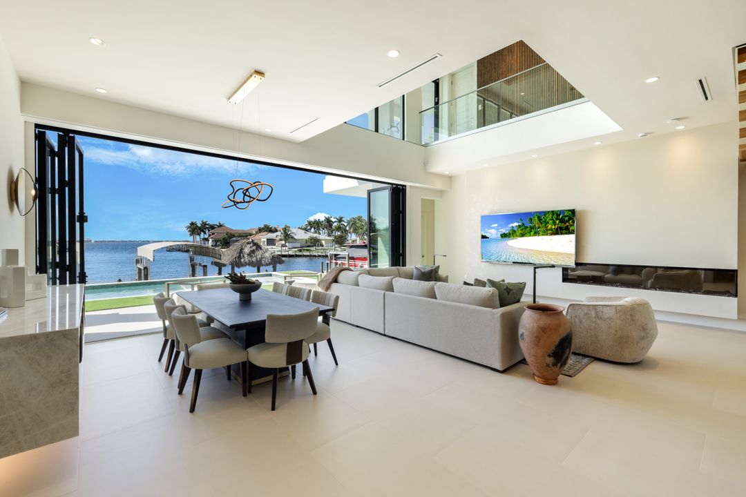 5384 Colonade Ct, Cape Coral, FL 33904