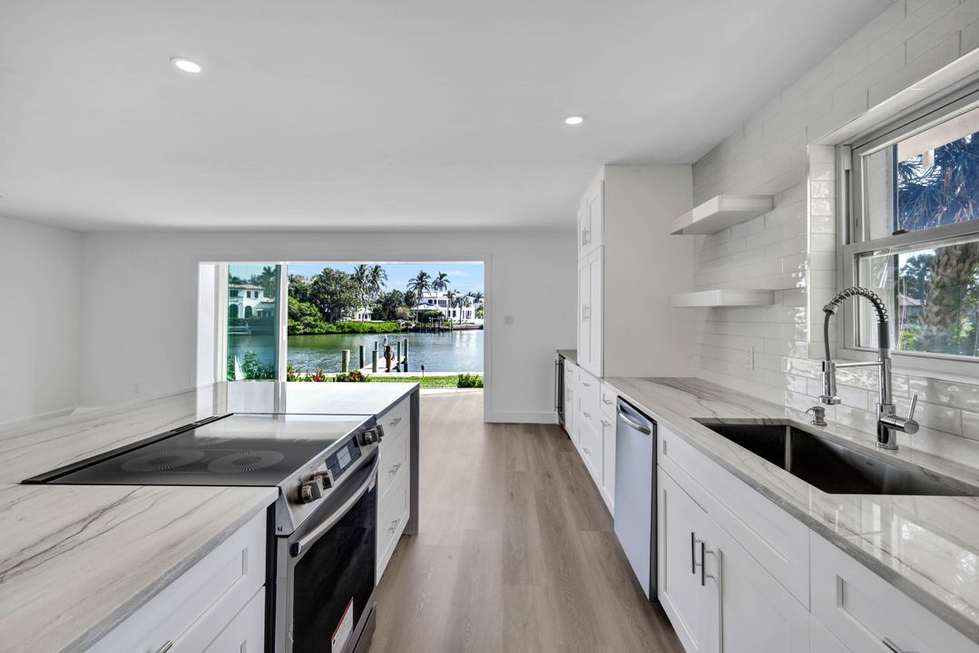 1910 Gulf Shore Blvd N, Naples, FL 34102