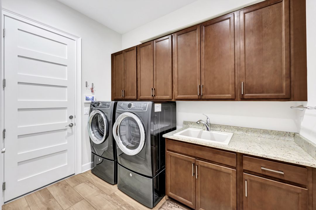 7007 Dominica Dr, Naples, FL 34113