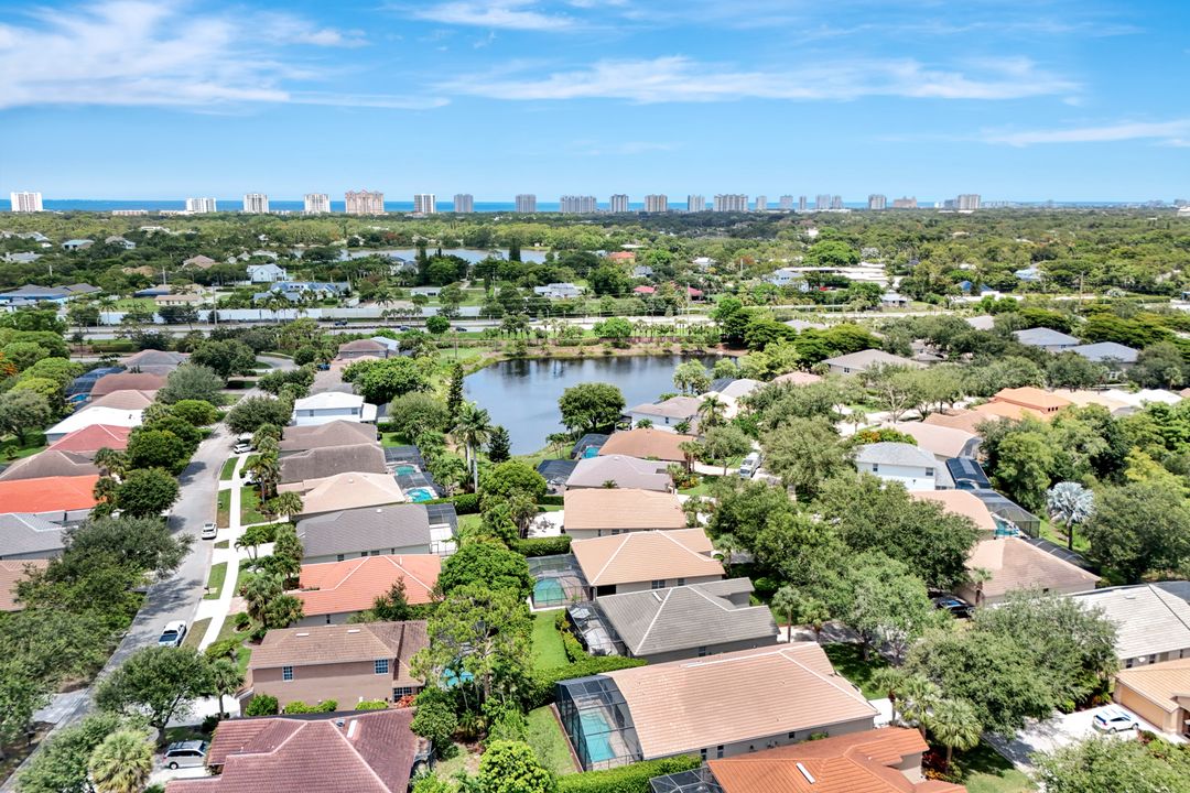 7052 Timberland Cir, Naples, FL 34109