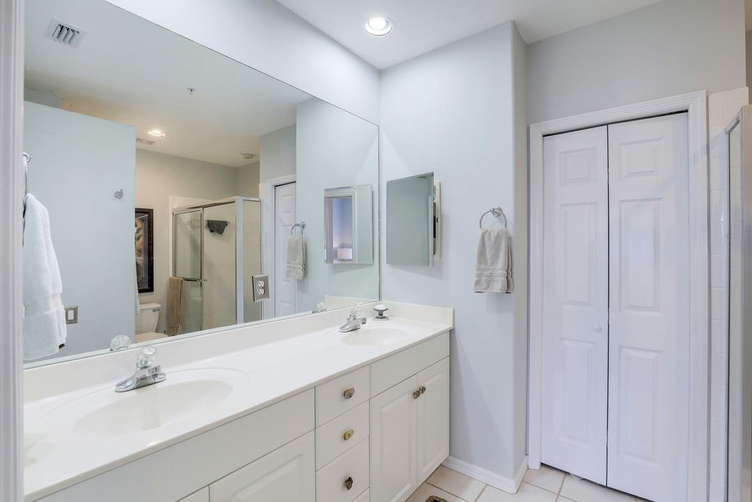 8247 Parkstone Pl #306, Naples, FL 34120
