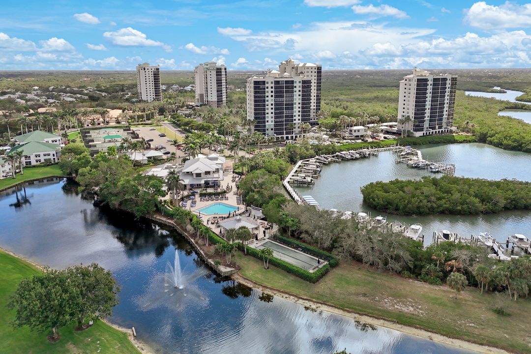 780 Wiggins Bay Dr, Naples, FL 34110