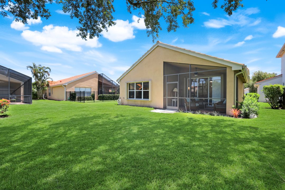 1654 Triangle Palm Terrace, Naples, FL 34119