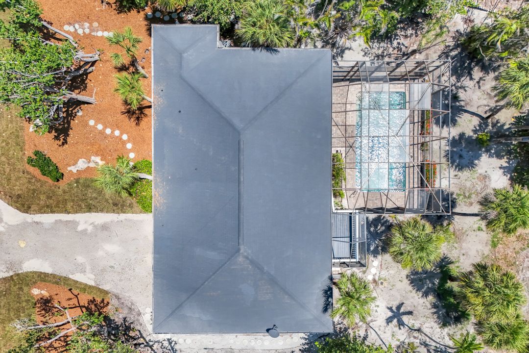 1043 Blue Heron Dr, Sanibel, FL 33957