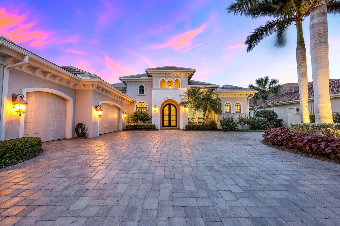 3828 Isla Del Sol Way, Naples, FL 34114