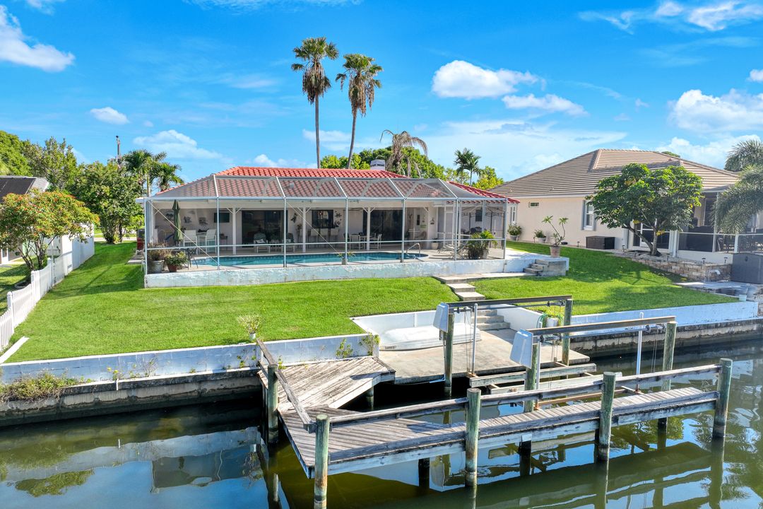 212 Kamal Pkwy, Cape Coral, FL 33904