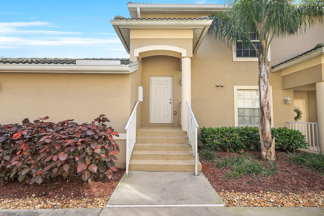 3425 Laurelgreens Ln S #203, Naples, FL 34119