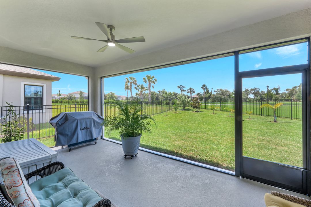 6219 Golden Nettle Dr, Apollo Beach, FL 33572