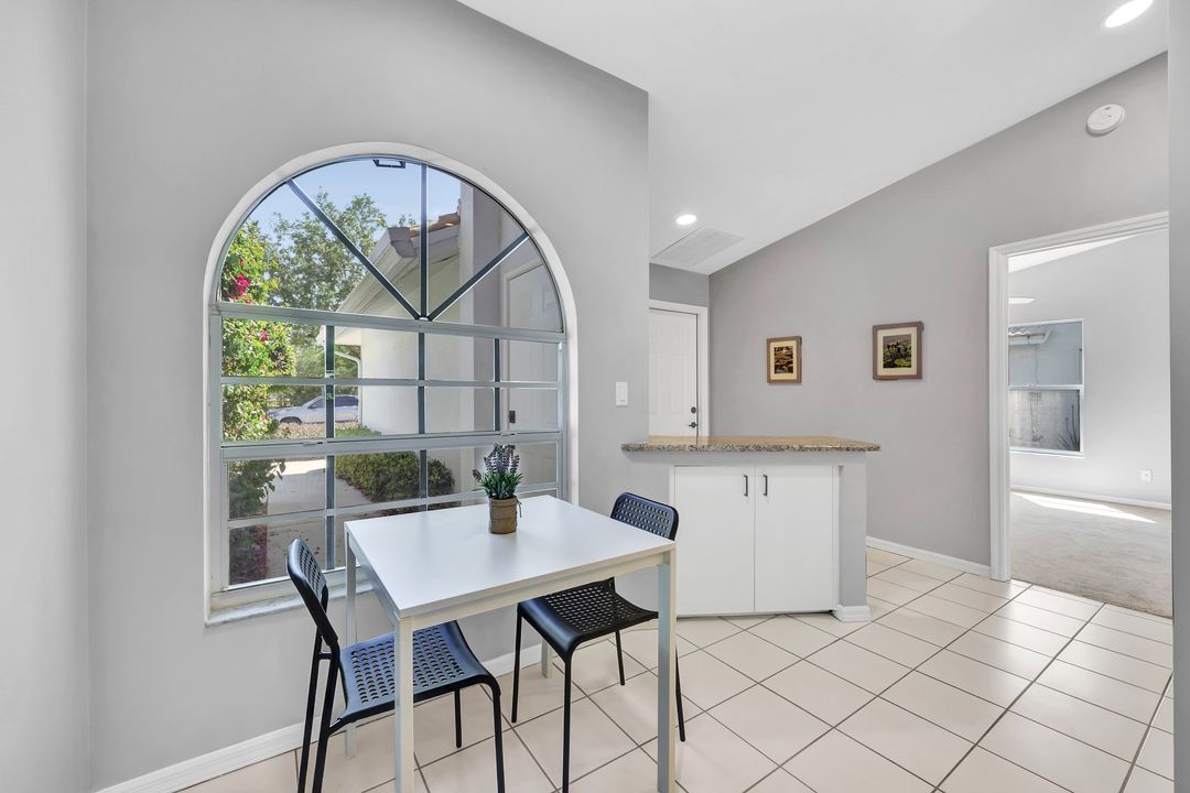 661 Captn Kate Ct, Naples, FL 34110