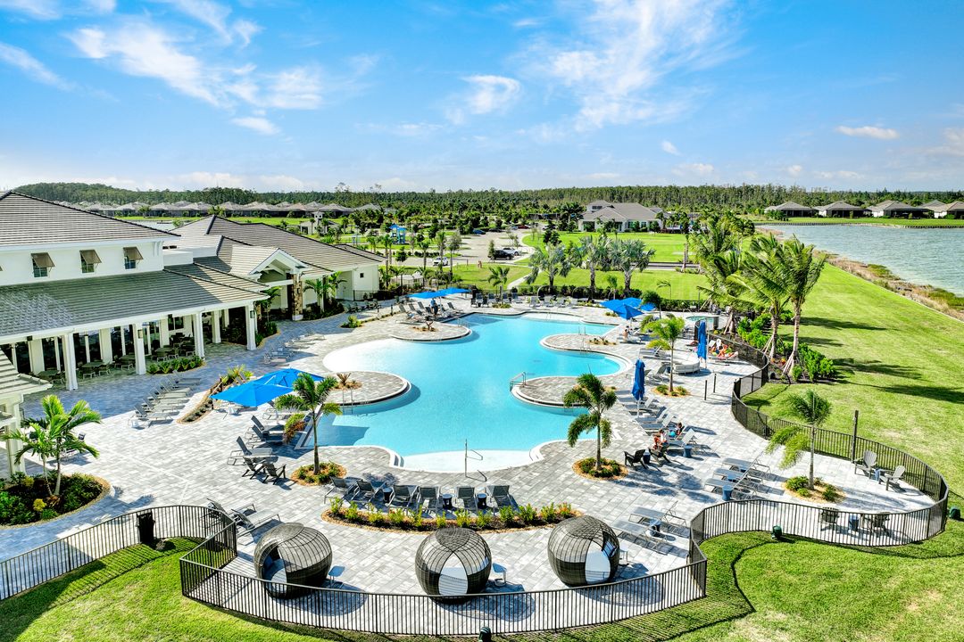 19184 Aqua Shore Dr, Fort Myers, FL 33913