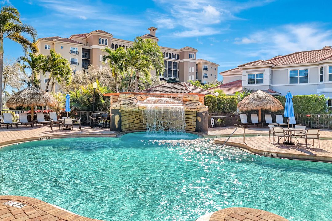 608 El Camino Real #202, Naples, FL 34119