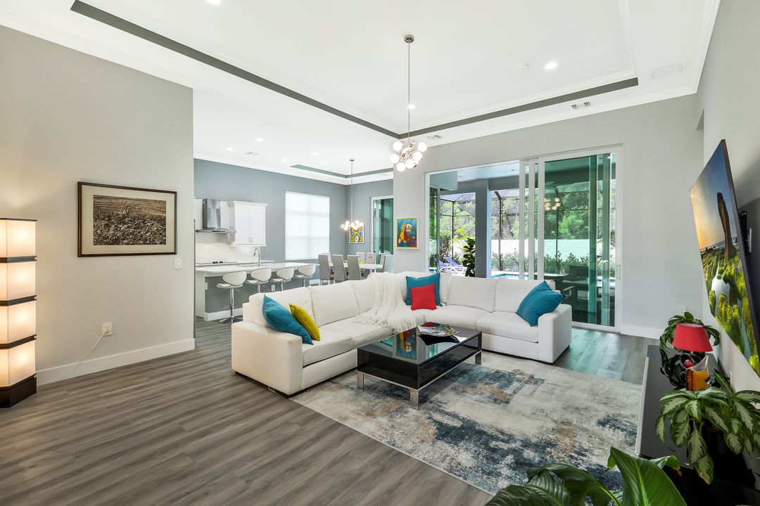 3754 Sapphire Cv Cir, Naples, FL 34114