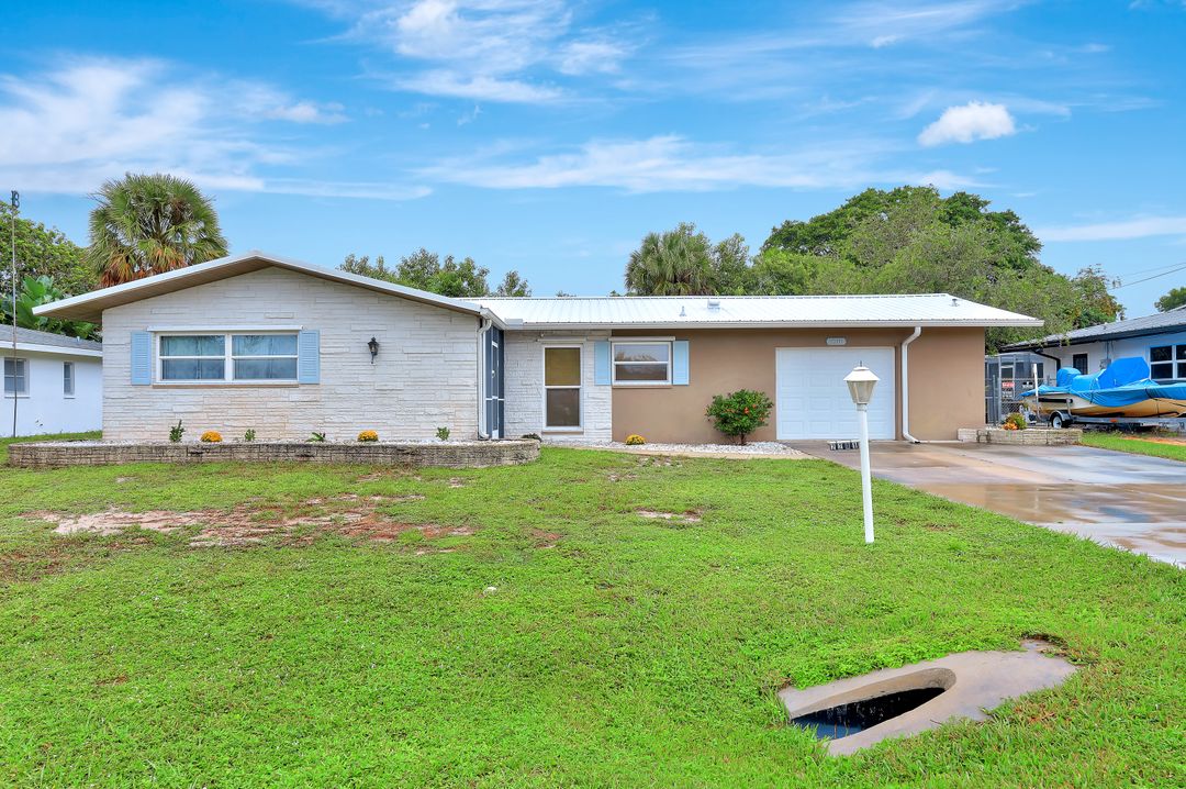 2201 41st Terrace SW, Naples, FL 34116