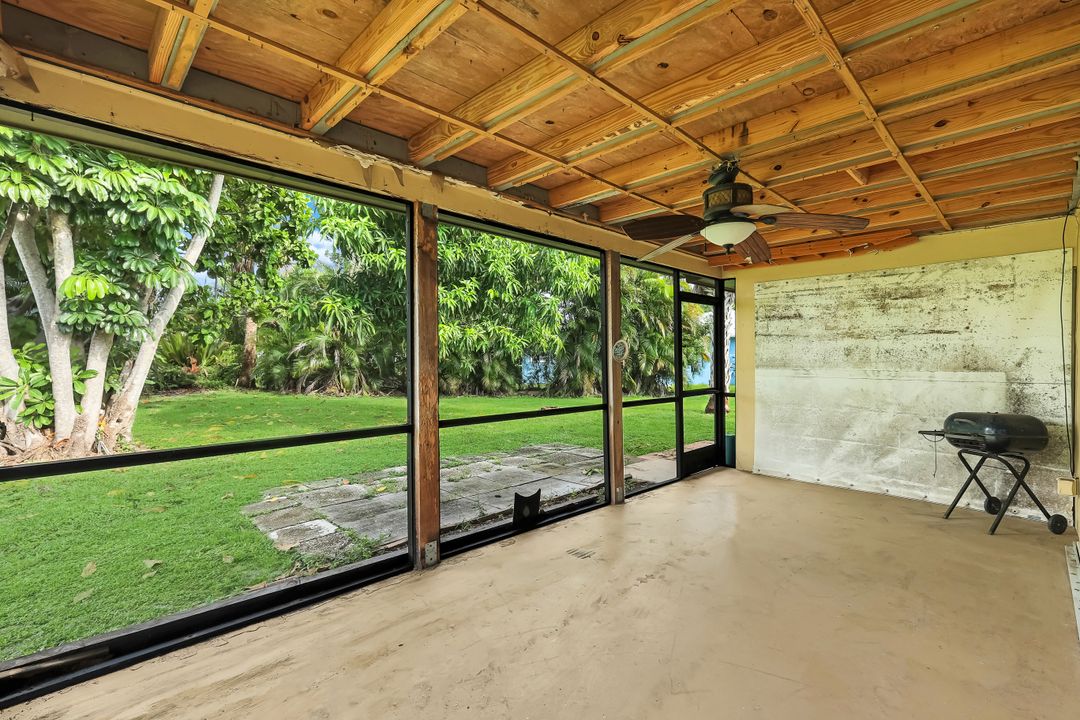 5248 Versaille Ct, Cape Coral, FL 33904