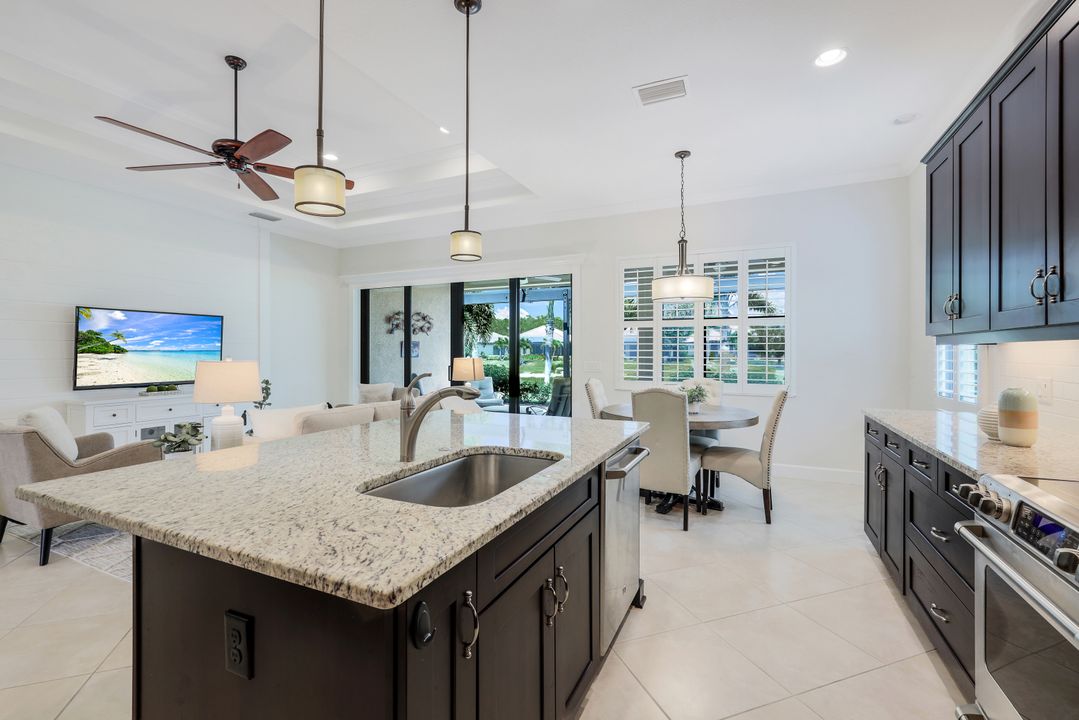 9096 Isla Bella Cir, Bonita Springs, FL 34135