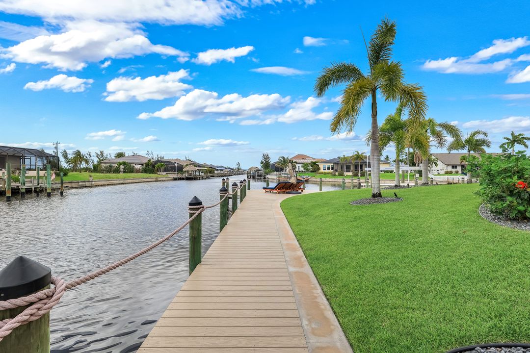 128 NW 39th Ave, Cape Coral, FL 33993