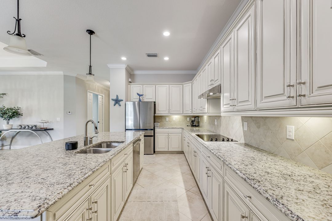 12840 Kinross Ln, Naples, FL 34120