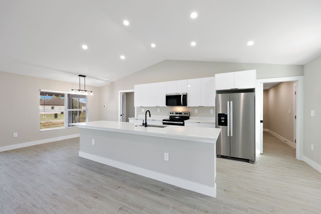 2013 NW 20th Terrace, Cape Coral, FL 33993