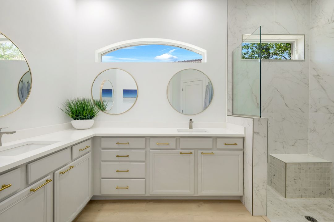 8586 Gleneagle Way, Naples, FL 34120