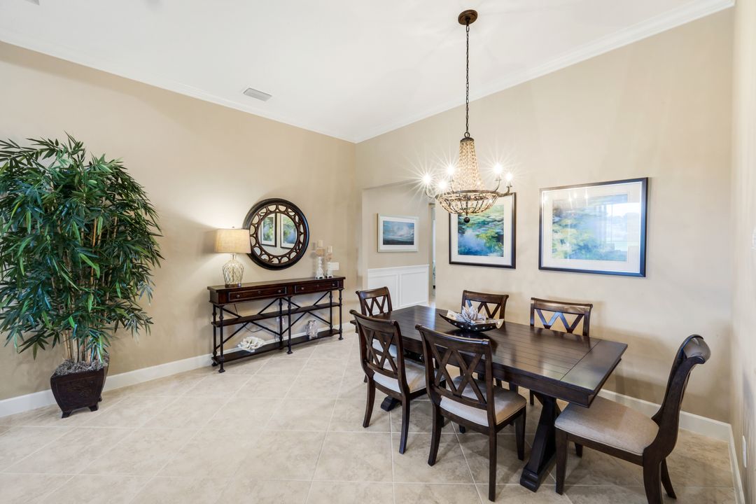 9112 Siesta Bay Dr, Naples, FL 34120