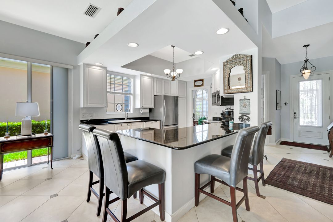 3008 Ellice Way, Naples, FL 34119