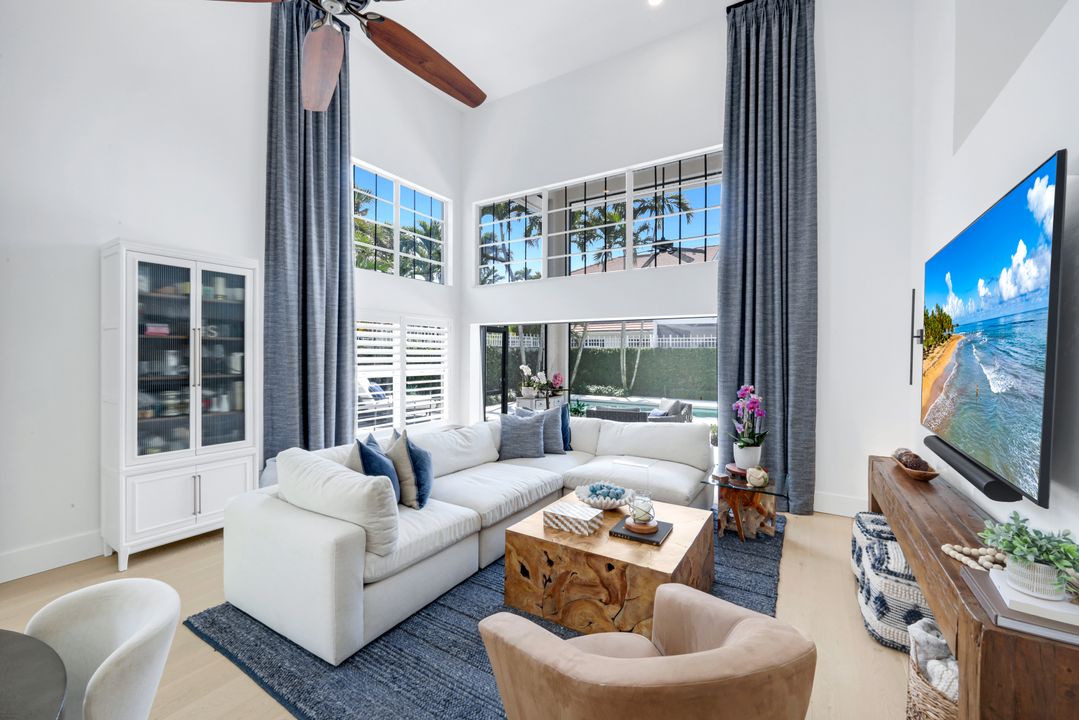 2128 Paget Cir, Naples, FL 34112