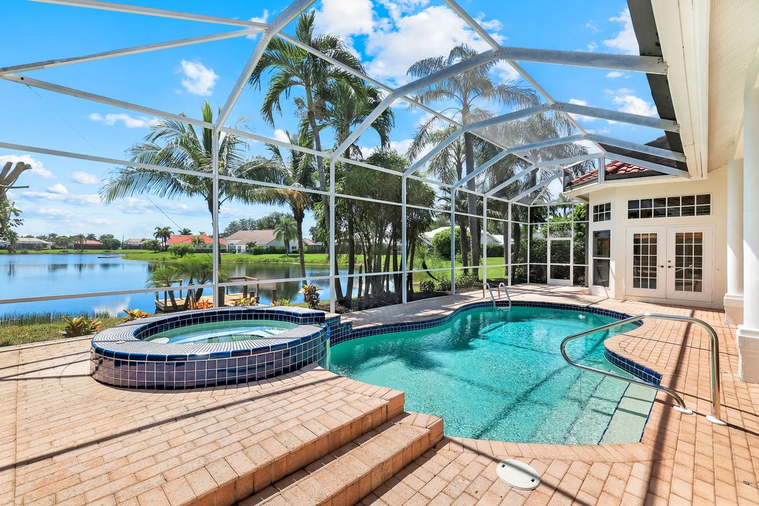 11201 Phoenix Way, Naples, FL 34119