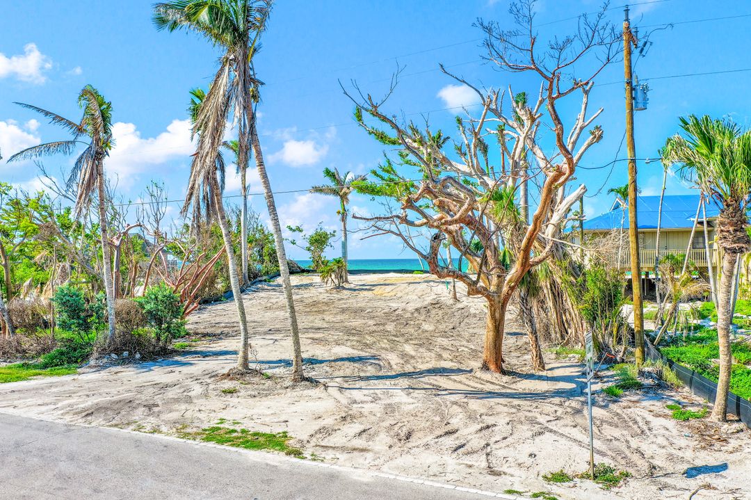 4155 W Gulf Dr, Sanibel, FL 33957