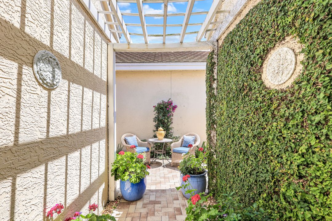 3687 Olde Cottage Ln, Bonita Springs, FL 34134